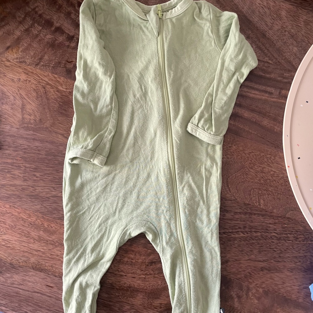 Kyte Pistachio Footless Sleeper size 6-12